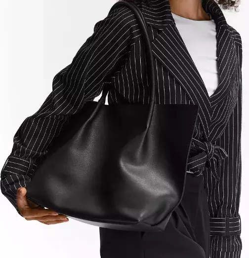 Tři typy kabelek, do kterých se vám vyplatí investovat, protože je využije i vaše dcera. Jsou praktické, vypadají skvěle a dáte do nich vše, co je potřeba