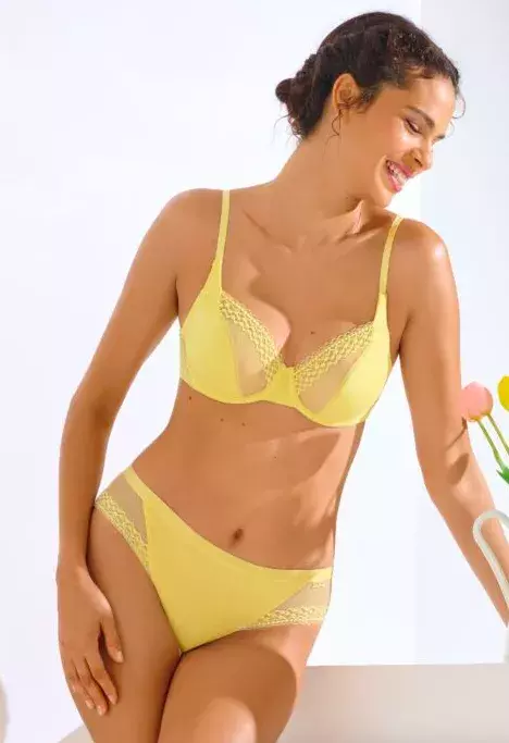 <p>Podprsenka s výztuží, Pompeya, Lisca, 1179 Kč</p>
