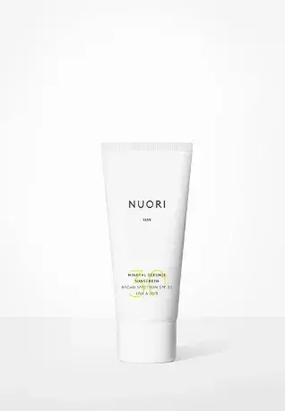<p>Minerální ochranný opalovací krém SPF 30, Nuori, 1020 Kč</p>
