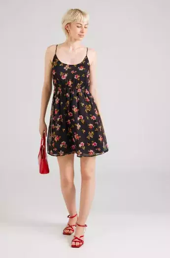 To nejhorší, co si po 60 můžete obléci - tyhle kousky byste měly ze šatníku vyřadit, vypadaly byste směšně