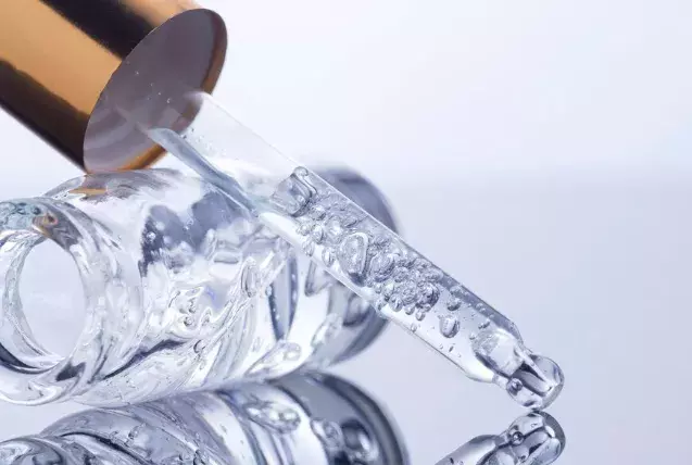 Microneedling, radiofrekvence, kyselina hyaluronová: Které z moderních trendů stojí za vyzkoušení i za investici?