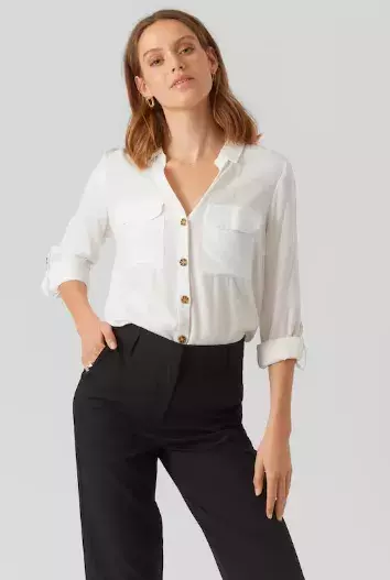 Francouzský šik bez námahy: Jak se oblékat jako Pařížanka po padesátce