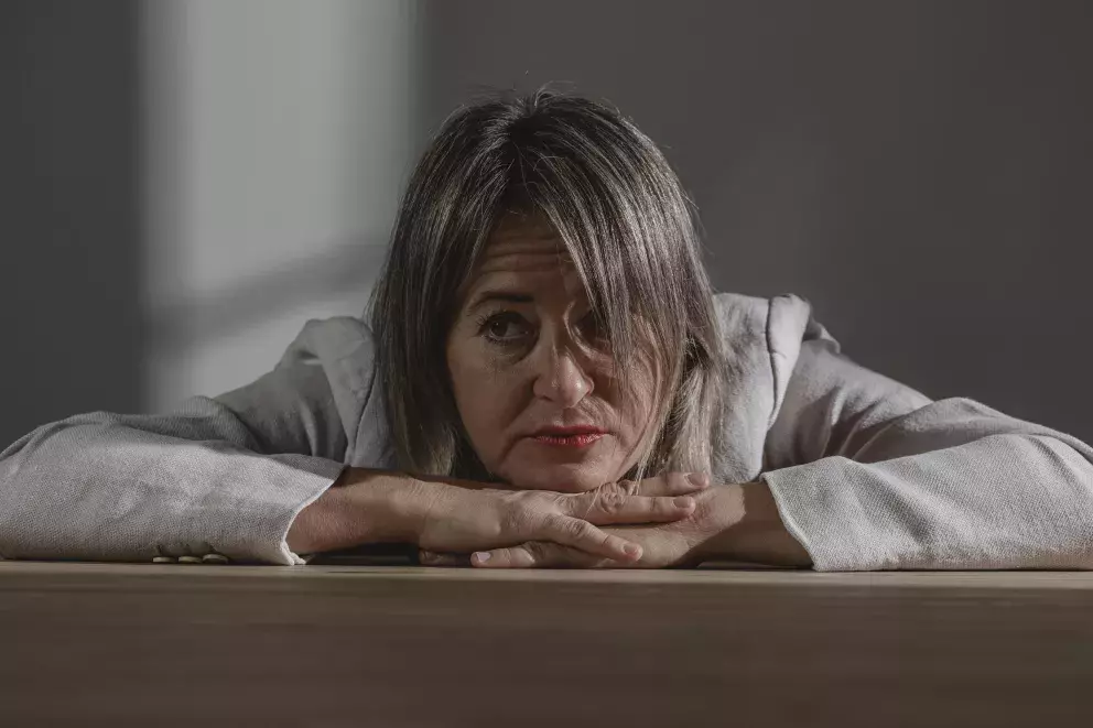 žena, smutek, pláč, nevěra, problémy