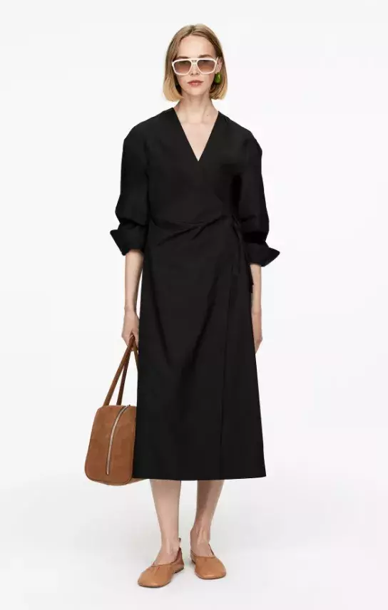 Bavlněné zavinovací šaty, H&M, 3 250 Kč