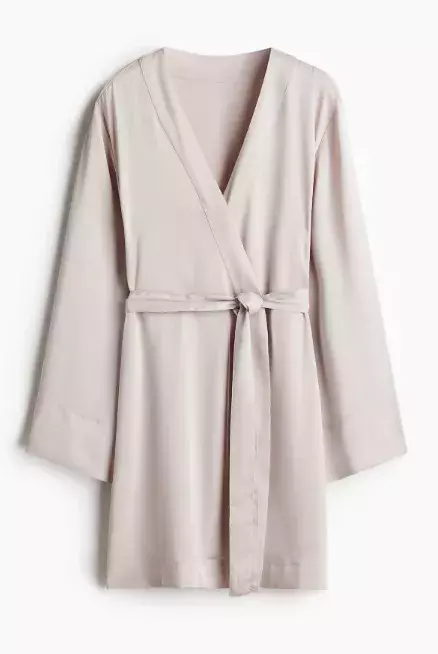 Saténový župan, H&M, 719 Kč