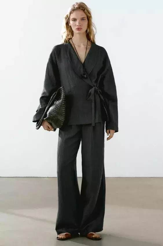 Lehká bunda ve stylu kimona, Massimo Dutti, 3 299 Kč