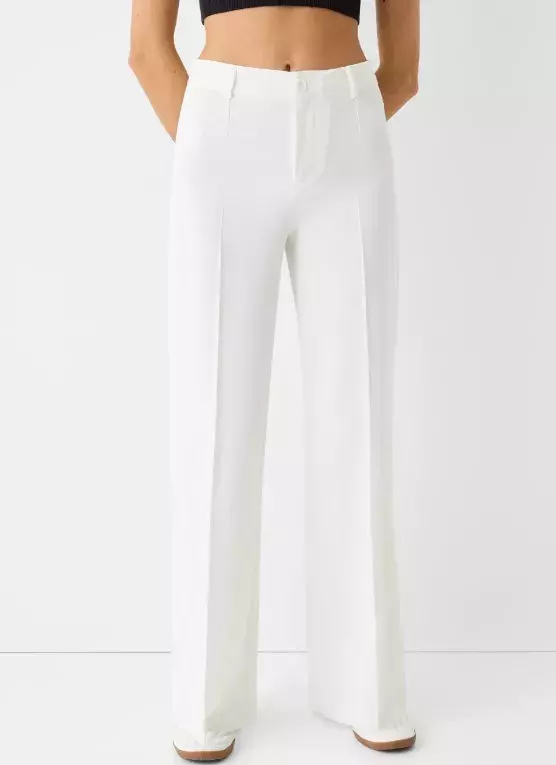 Bílé kalhoty s puky, Bershka, 699 Kč