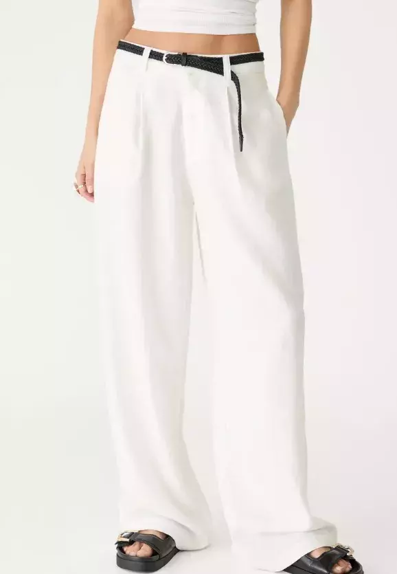 Bílé kalhoty, Stradivarius, 699 Kč