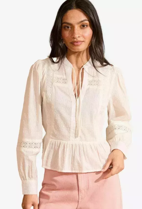 Blůza s výstřihem do V, Love & Roses, 1 750 Kč