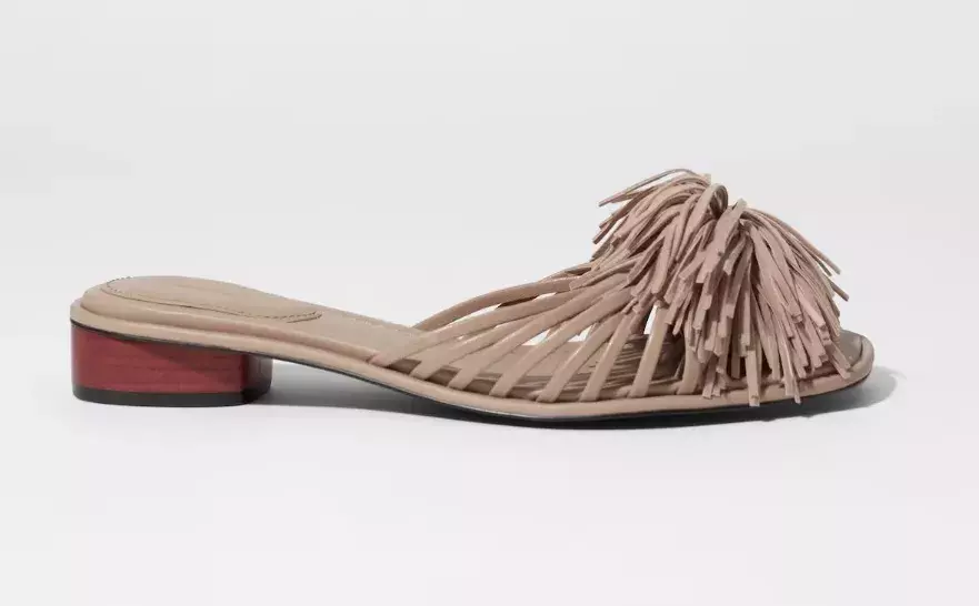 Kožené pantofle s třásněmi, H&M, 3 190 Kč