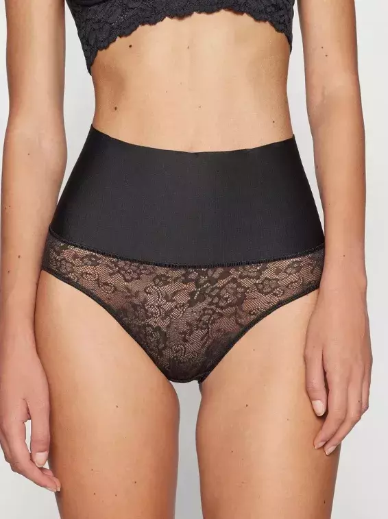 Stahovací kalhotky s krajkou, Maidenform, 550 Kč