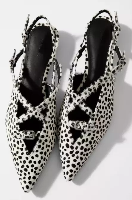 Baleríny s páskem a přezkou, H&M, 3 190 Kč