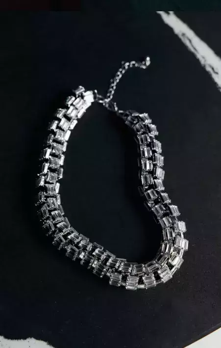 Štrasový náhrdelník, H&M, 959 Kč