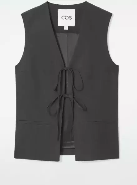 Dámská vesta, H&M, 2 500 Kč