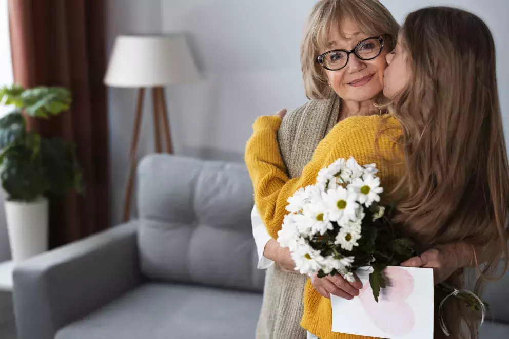 máma, dcera, péče, láska, vztahy