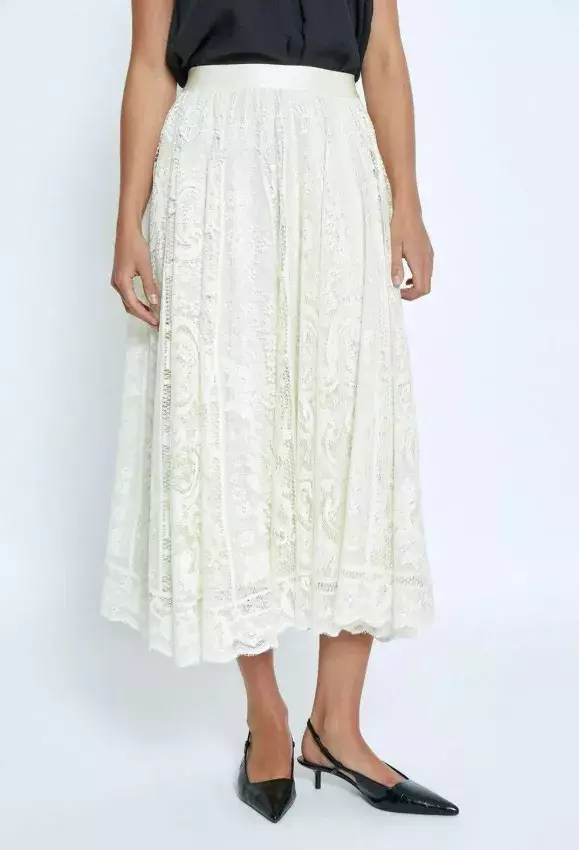 Krajková sukně, PEPPERCORN, 1 400 Kč