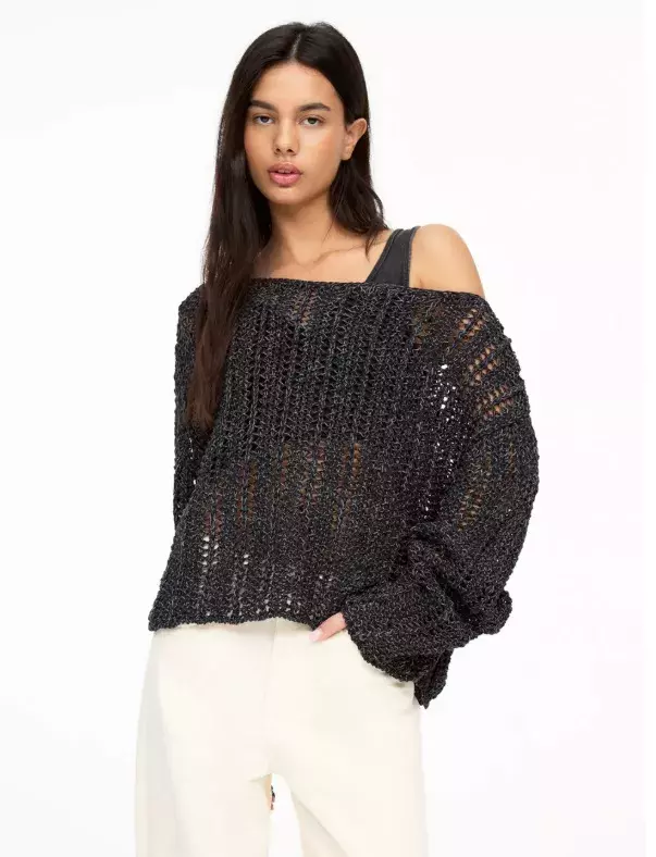 Svetr přes jedno rameno, PULL&BEAR, 849 Kč