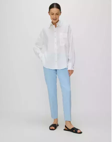 Cigaretové kalhoty z 80. let jsou zpět - tady je návod, jak je nosit po 50, abyste v nich omládla a ukázala postavu