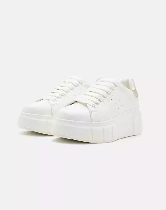 Tenisky na platformě, Tamaris, 1 900 Kč