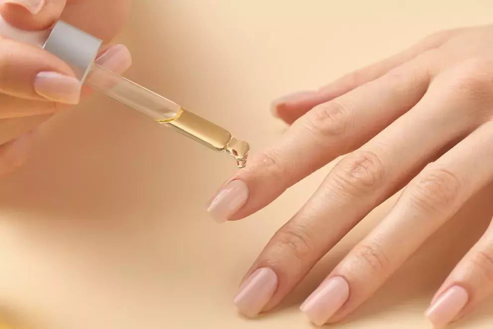 Kůžička v okolí nehtů