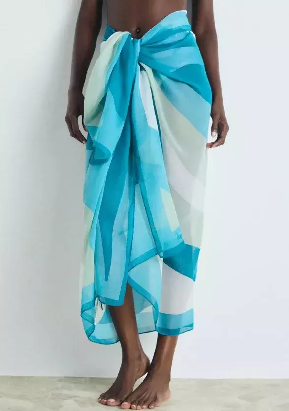 Pareo, Triumph, 850 Kč