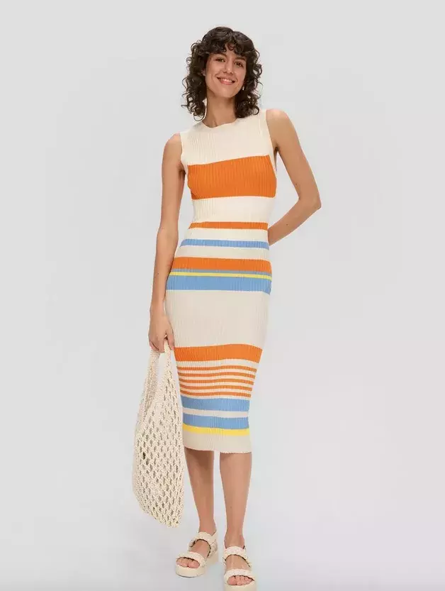 Pruhované maxi šaty s rozparkem na spodním okraji 1.749