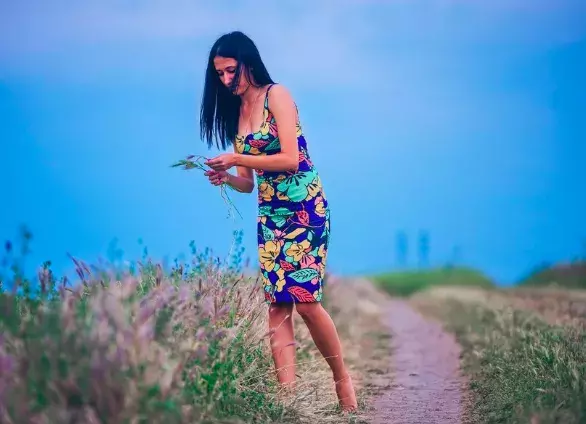 Nejkrásnější vzory na léto, které si můžete dovolit v jakémkoli věku. Odvažte se s květinami a dejte šanci barvám