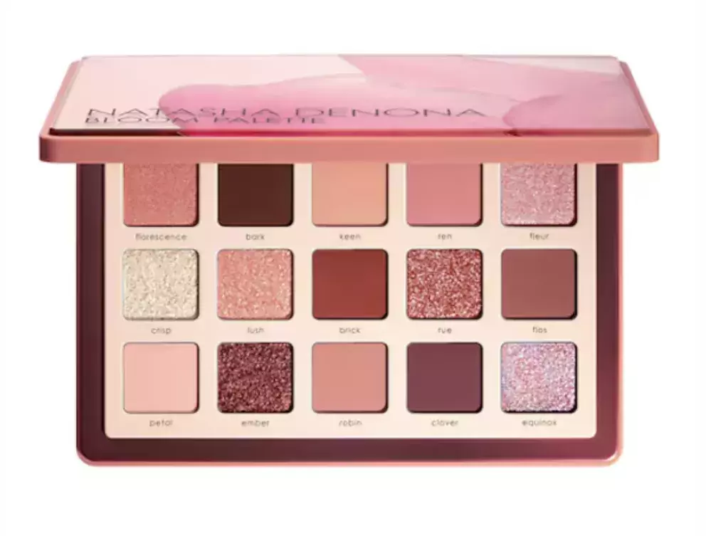 <p>Paleta očních stínů Bloom Palette, Natasha Denona, prodává Sephora, 1990 Kč</p>
