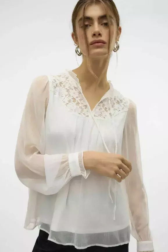 Blůza zdobená krajkou, Vero Moda, 999 Kč