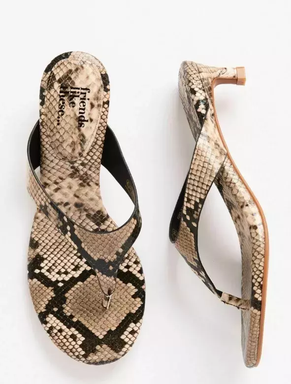 Extravagantní žabky s hadím vzorem, Friends Like These, 1 300 Kč