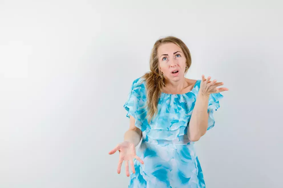 žena, smutek, naštvání, problémy