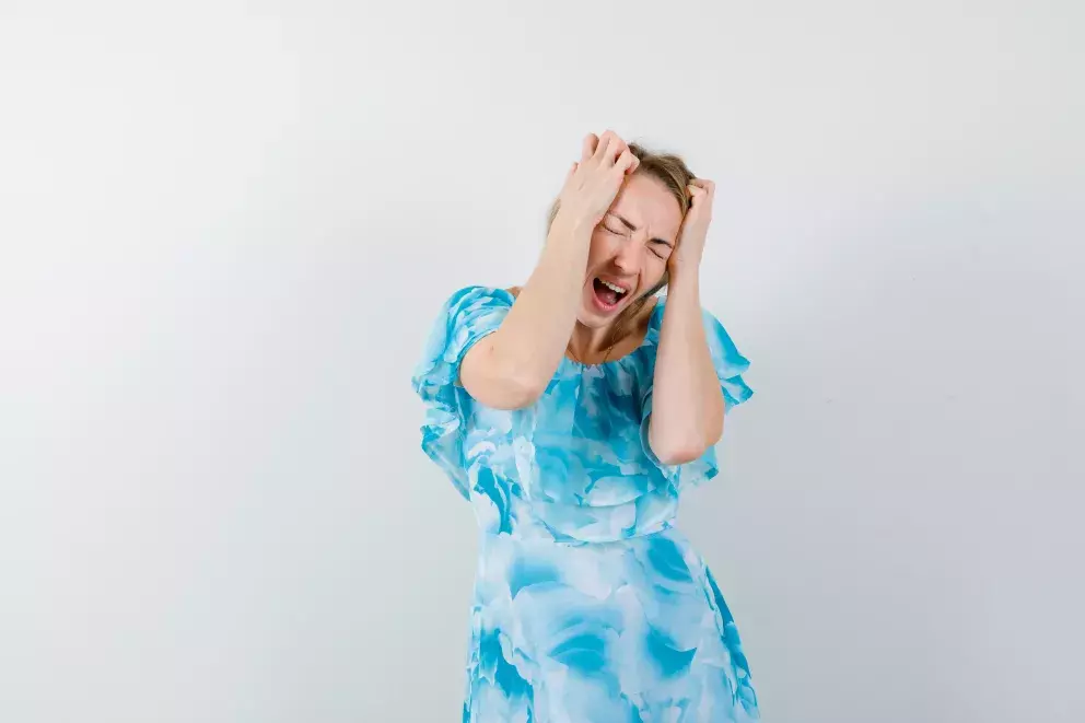 žena, smutek, naštvání, problémy