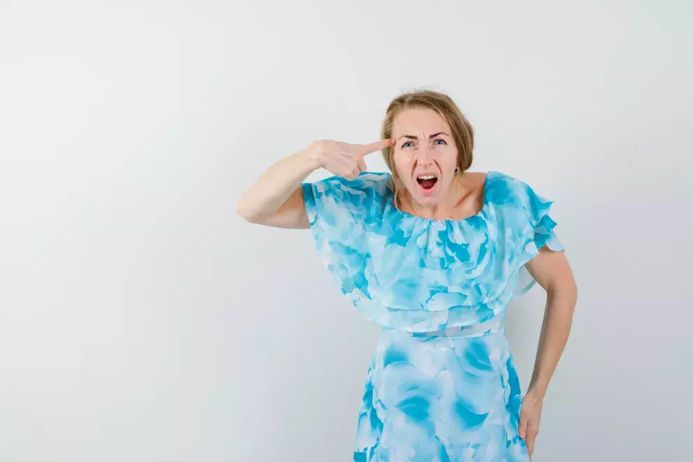 žena, smutek, naštvání, problémy