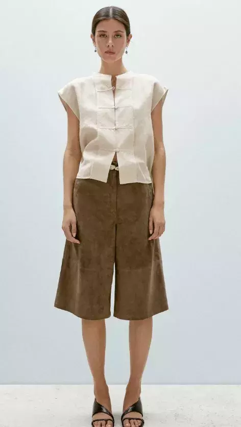 Béžová vesta, Massimo Dutti, 1 599 Kč