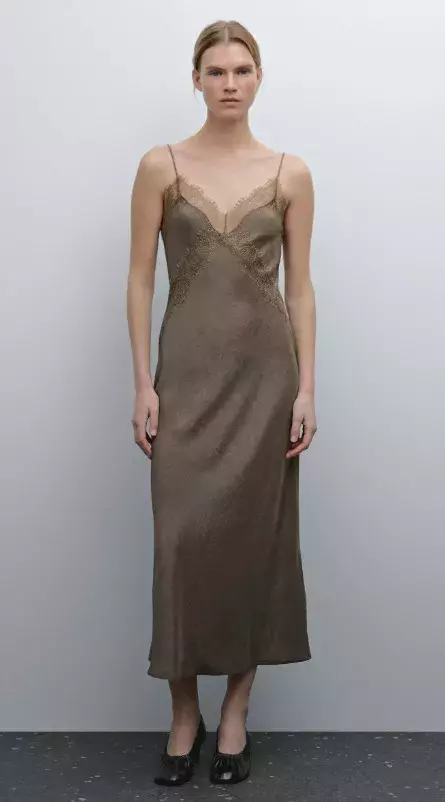 Letní večerní šaty, Massimo Dutti, 2 999 Kč