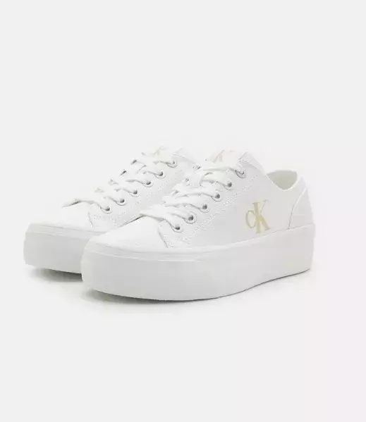 Bílé tenisky, Calvin Klein Jeans, 1 600 Kč