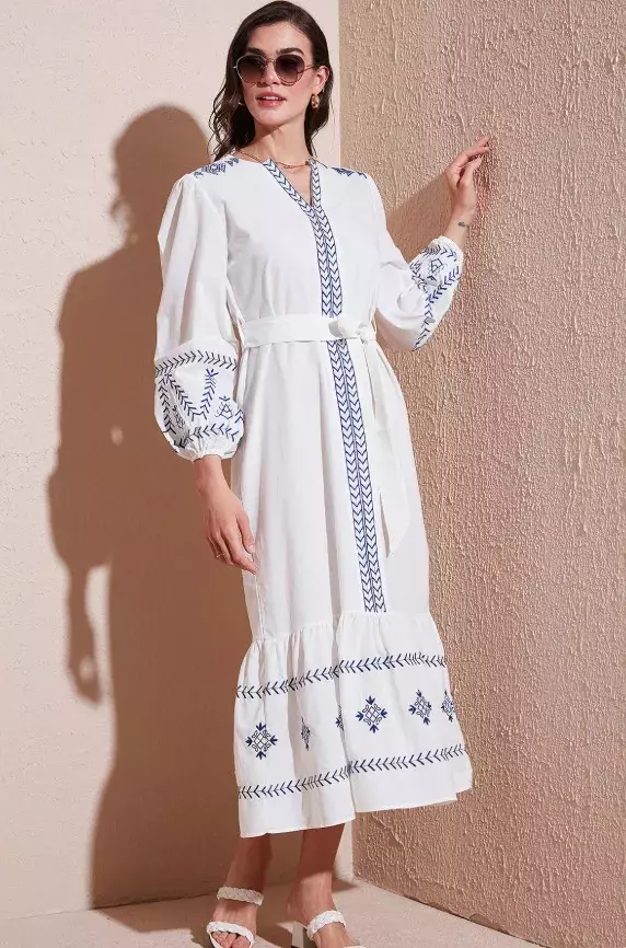 Maxi šaty s výšivkou, LELA, 1 860 Kč