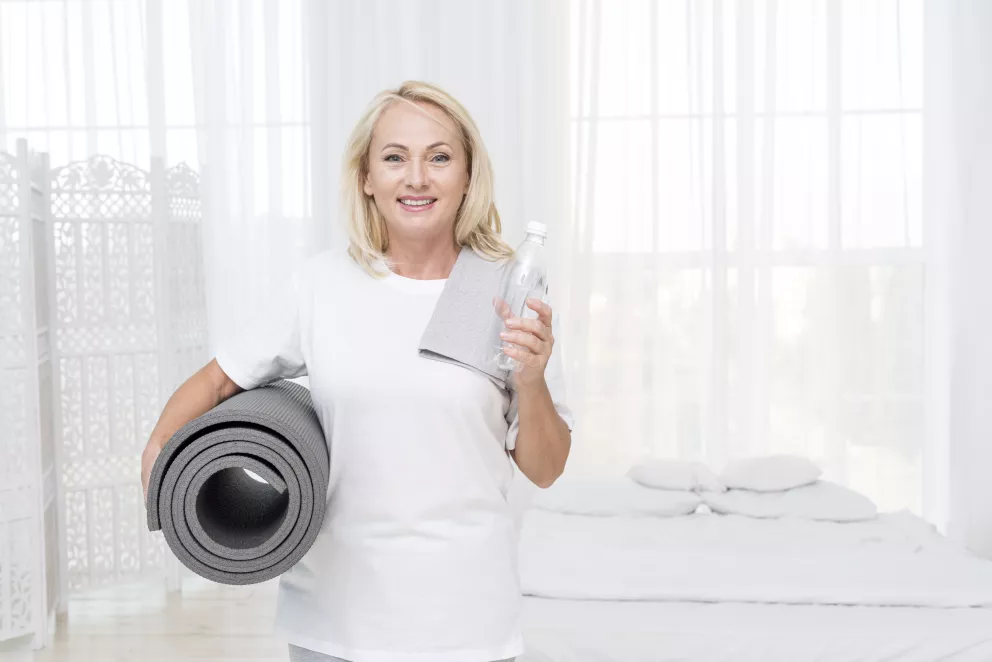 žena se chystá cvičit