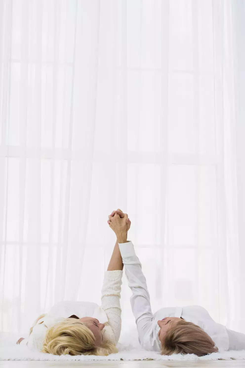 dvě ženy, láska, vztahy, úsměv