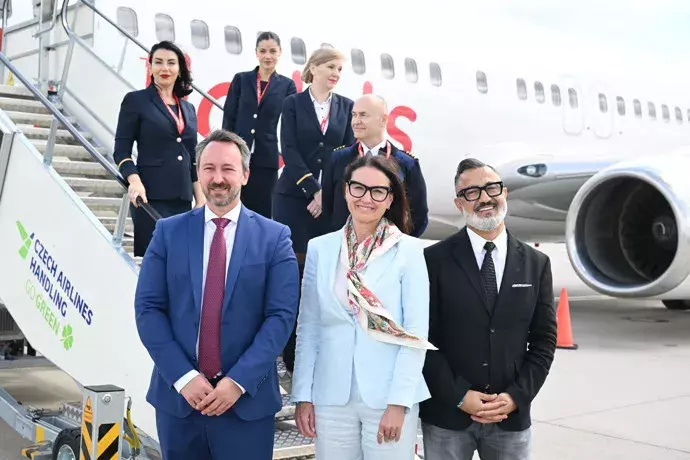 Vedení společnosti Blue Style spolu s Tudorem Constantinescuem, CEO společnosti HelloJets.