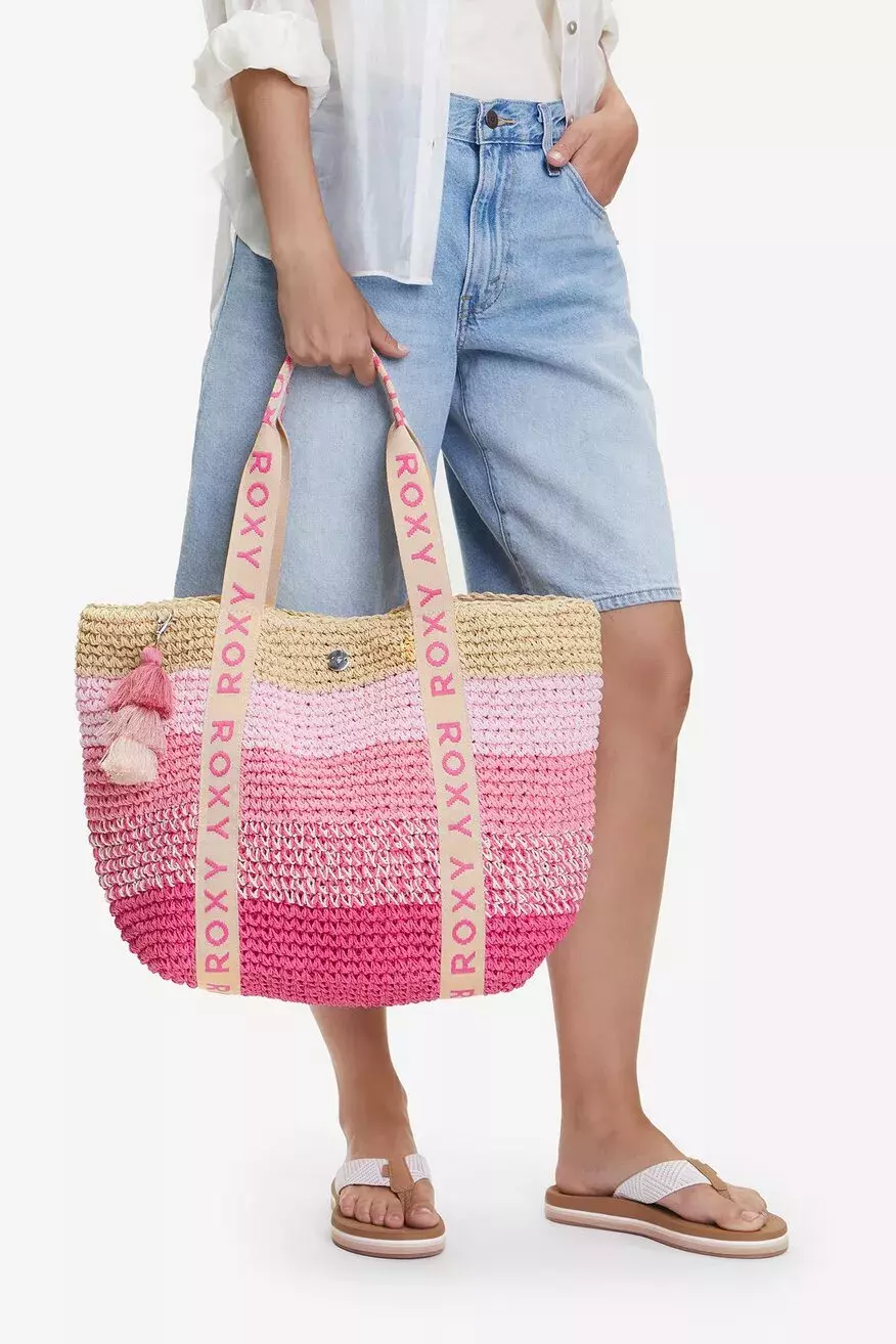 Foto 3 k článku Nejmódnější kabelky na dovolenou 2025 - co si vzít s sebou na cestu?