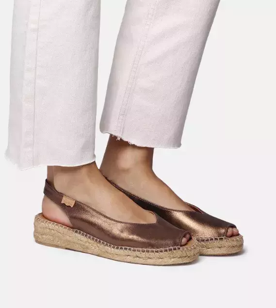 Měděné sandály na platformě, Toni Pons, 2 024 Kč