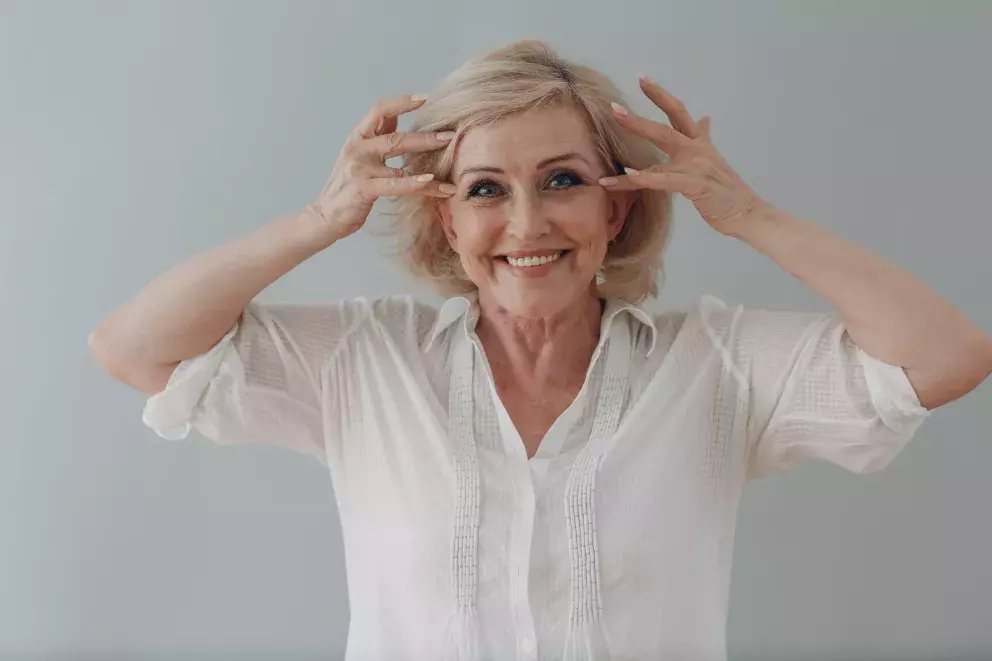 žena vypíná pleť