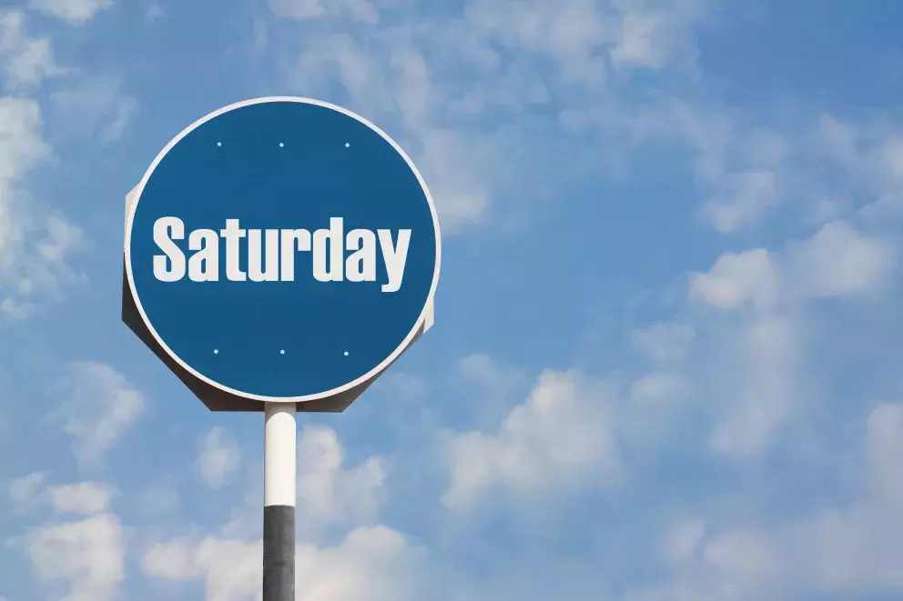 <p><strong>14. června – sobota</strong><br />
Praktický den vhodný k reorganizaci. Plánování, úklid, rozhodnutí o budoucnosti – ideální čas využít energii k vytvoření pevného základu. Pokud vám úplněk otevřel téma cesty, změny bydlení nebo studia, nyní je prostor začít plánovat konkrétní kroky.</p>
