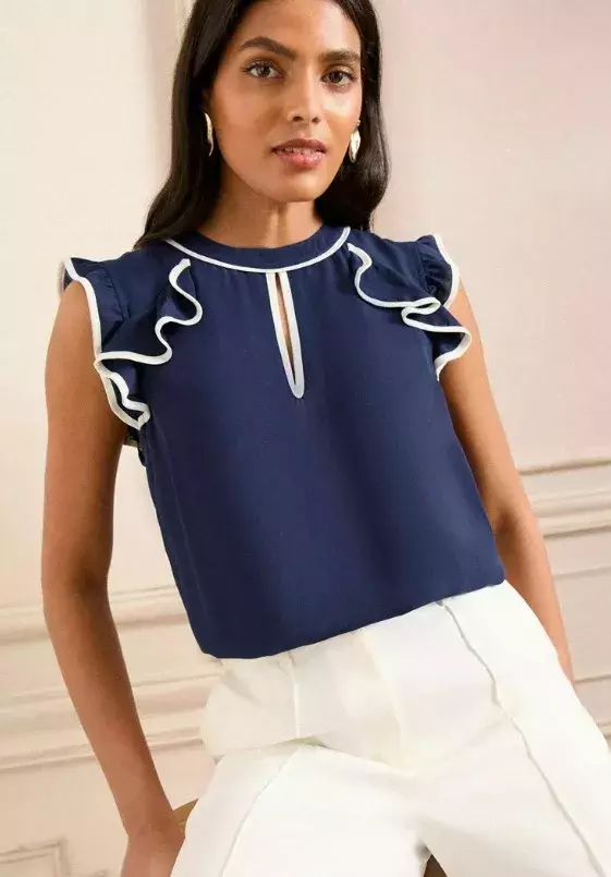 Halenka s volány, Love & Roses, 1 435 Kč