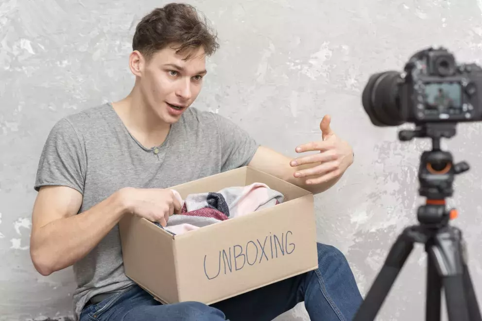 syn, muž, influencer, hraní her