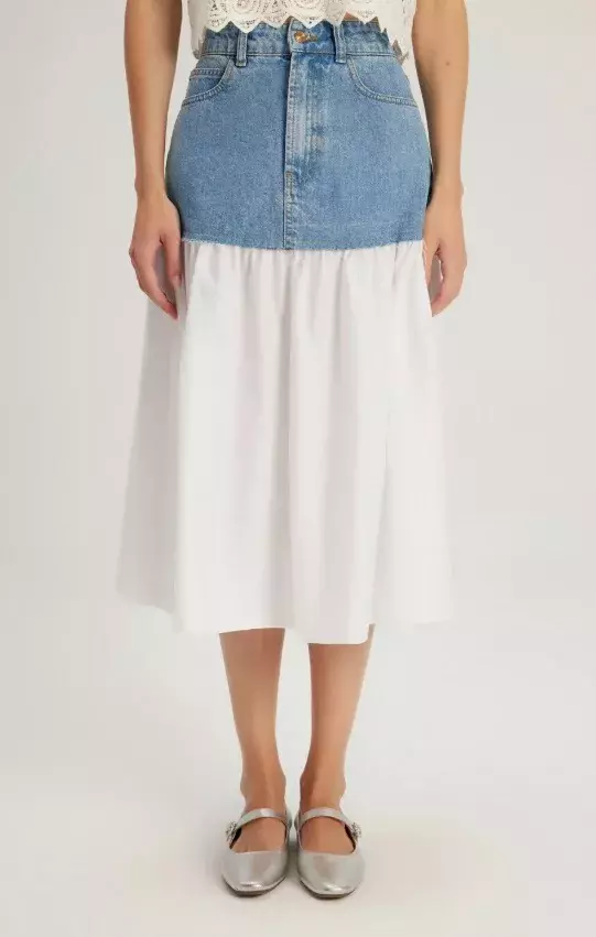 Romantická denimová sukně, adL, 1 799 Kč