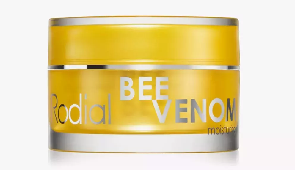  Denní hydratační krém s včelím jedem, Rodial, 1 895 Kč