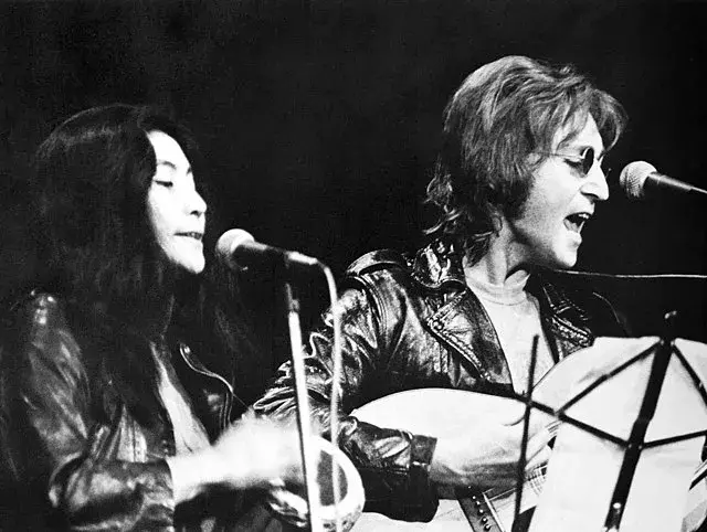 Yoko Ono a John Lennon