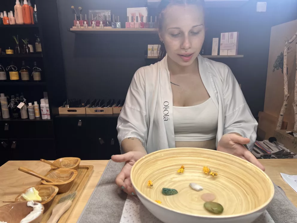 Adéla Radoměřská při práci